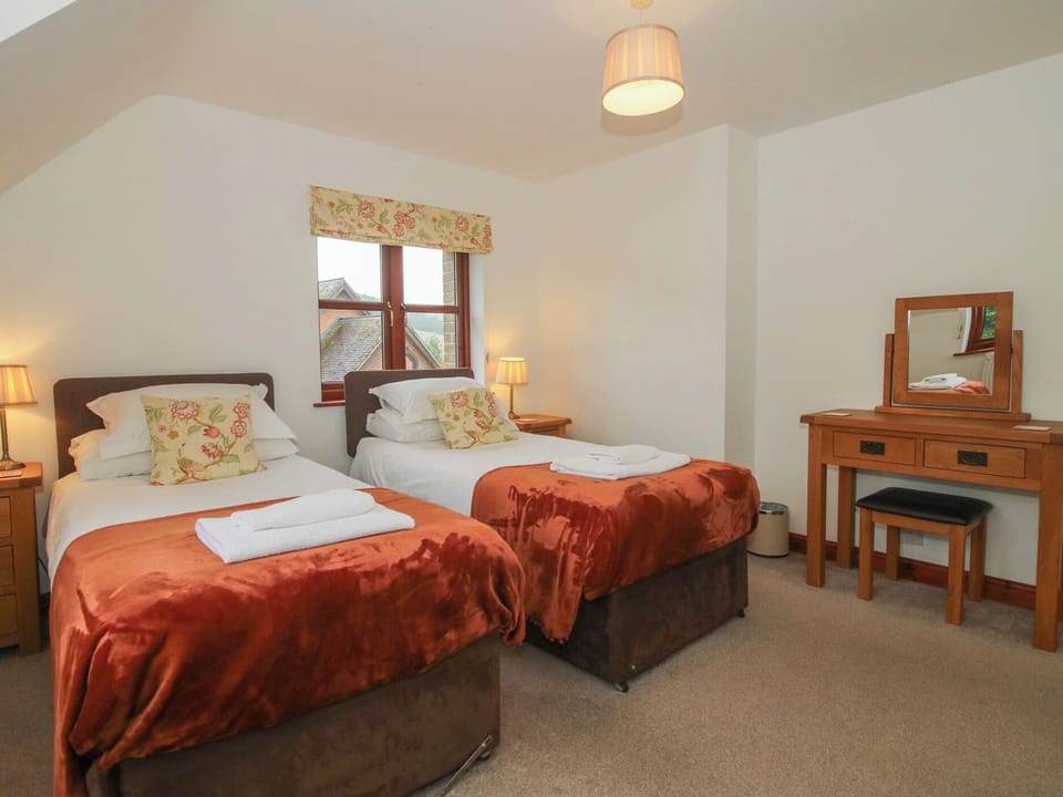 Cottage | 3 bedrooms, WiFi (free), individually decorated, individually furnished