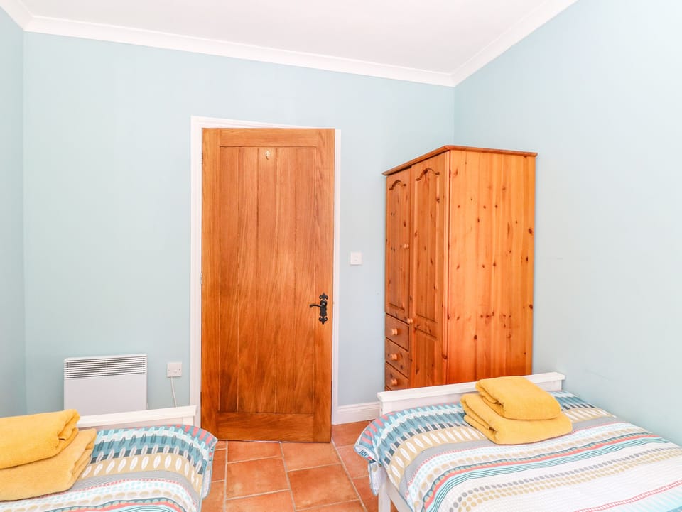 Cottage | 3 bedrooms, individually decorated, individually furnished, free WiFi