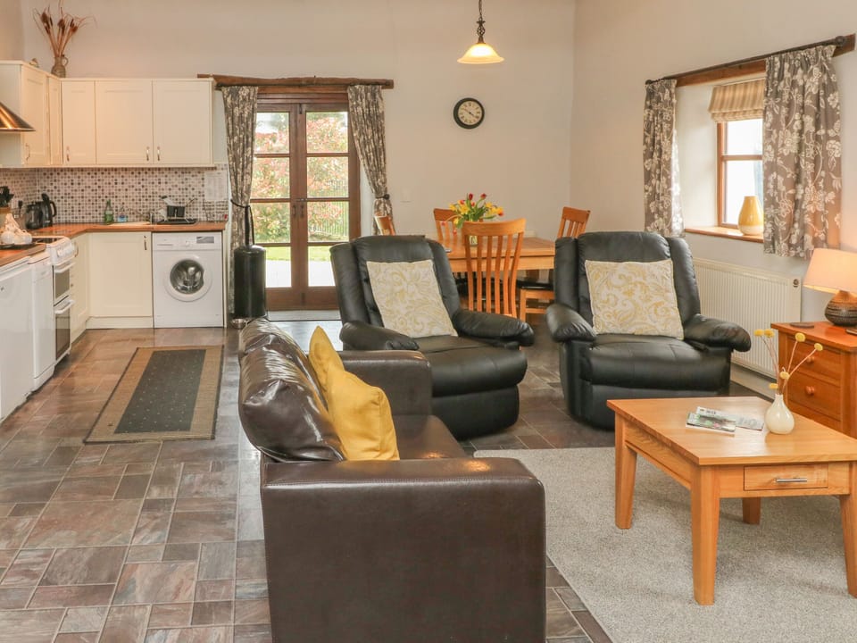 Cottage | Living area | TV, DVD player
