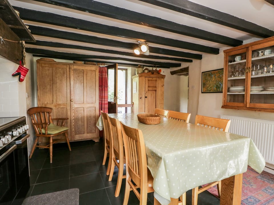 Cottage | Dining