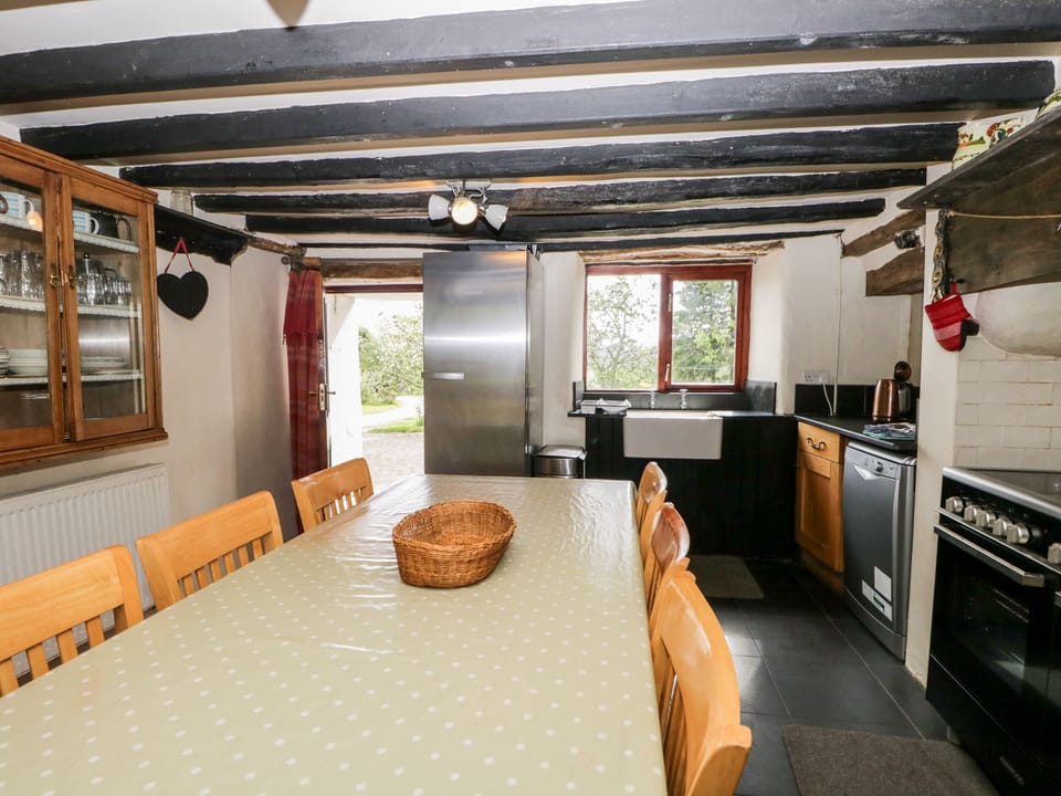 Cottage | Private kitchen | Microwave, stovetop, dishwasher, highchair