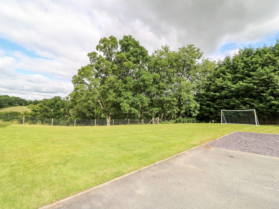 Cottage | Property grounds