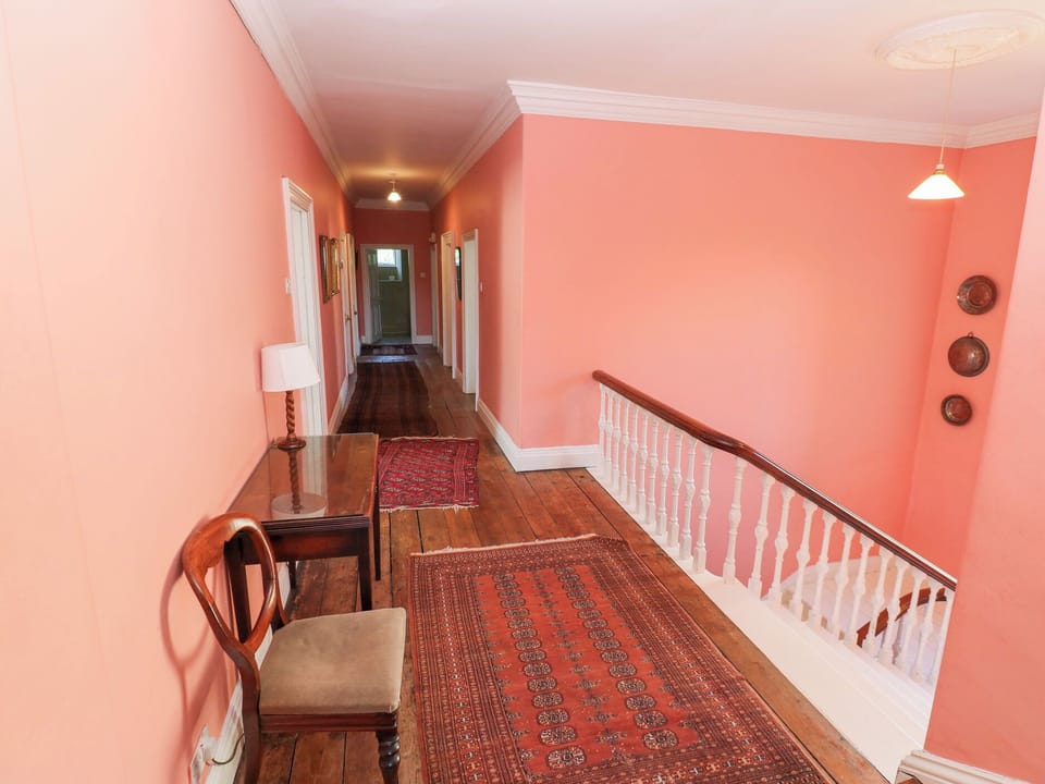 Cottage | Interior