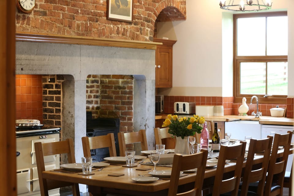 Cottage | Dining