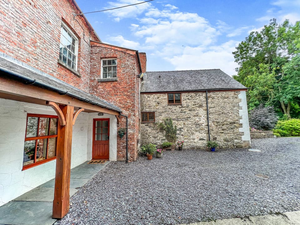 Cottage | Exterior