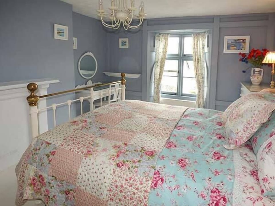Cottage | 2 bedrooms, individually decorated, individually furnished, free WiFi
