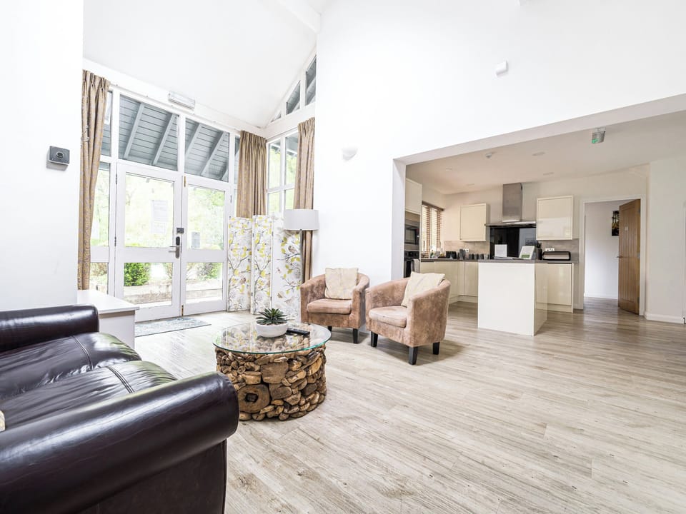 Cottage | Living area | TV