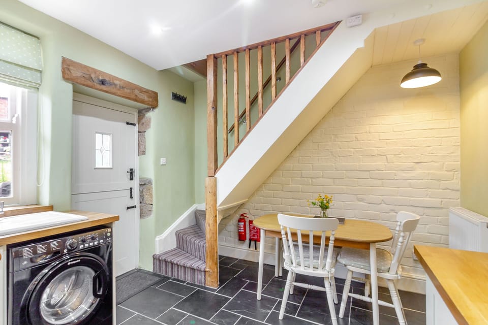 Cottage | Living area | TV, DVD player