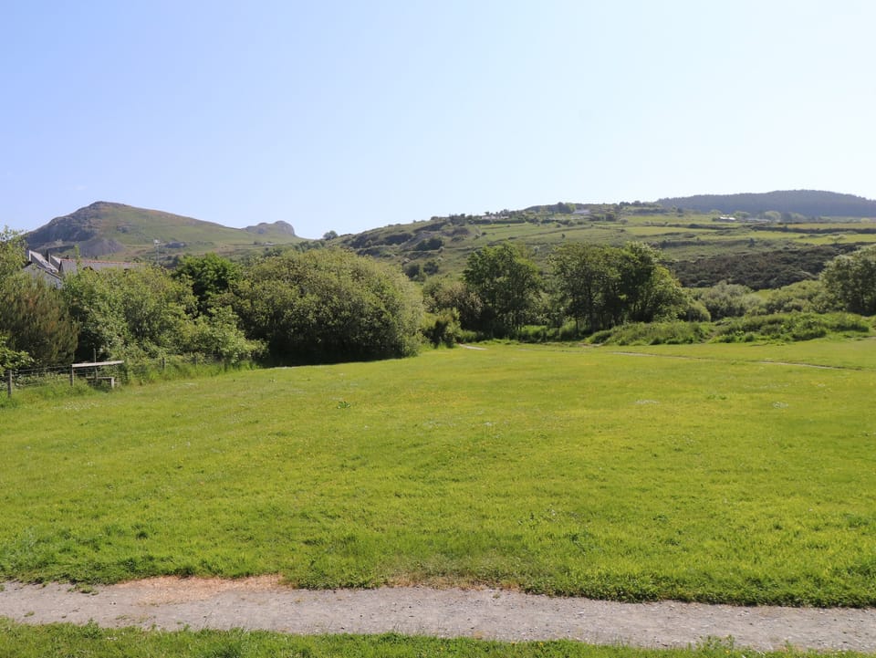 Cottage | Property grounds