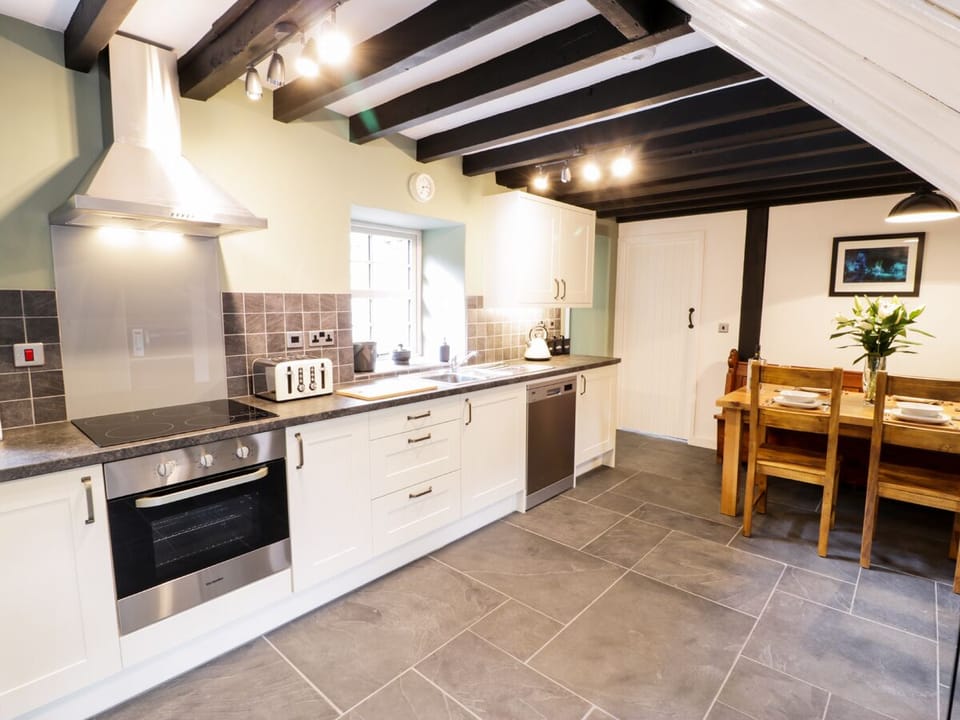 Cottage | Interior