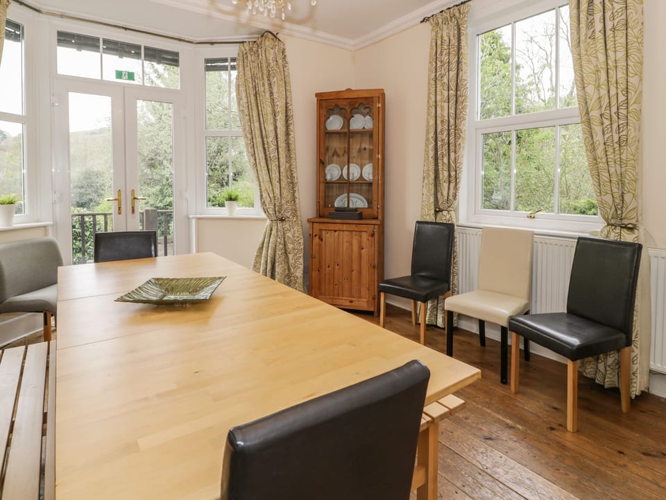 Cottage | Interior