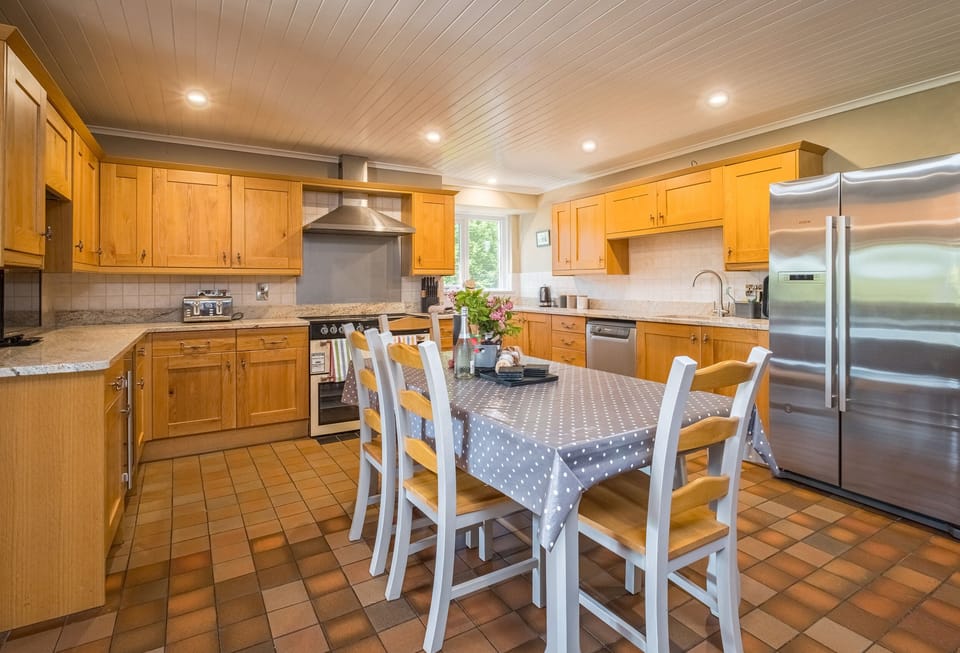 Fridge, microwave, dishwasher, highchair