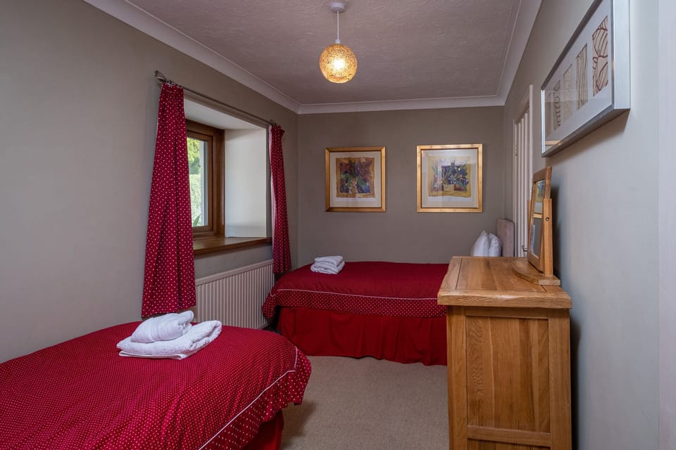 6 bedrooms, individually decorated, individually furnished, free WiFi
