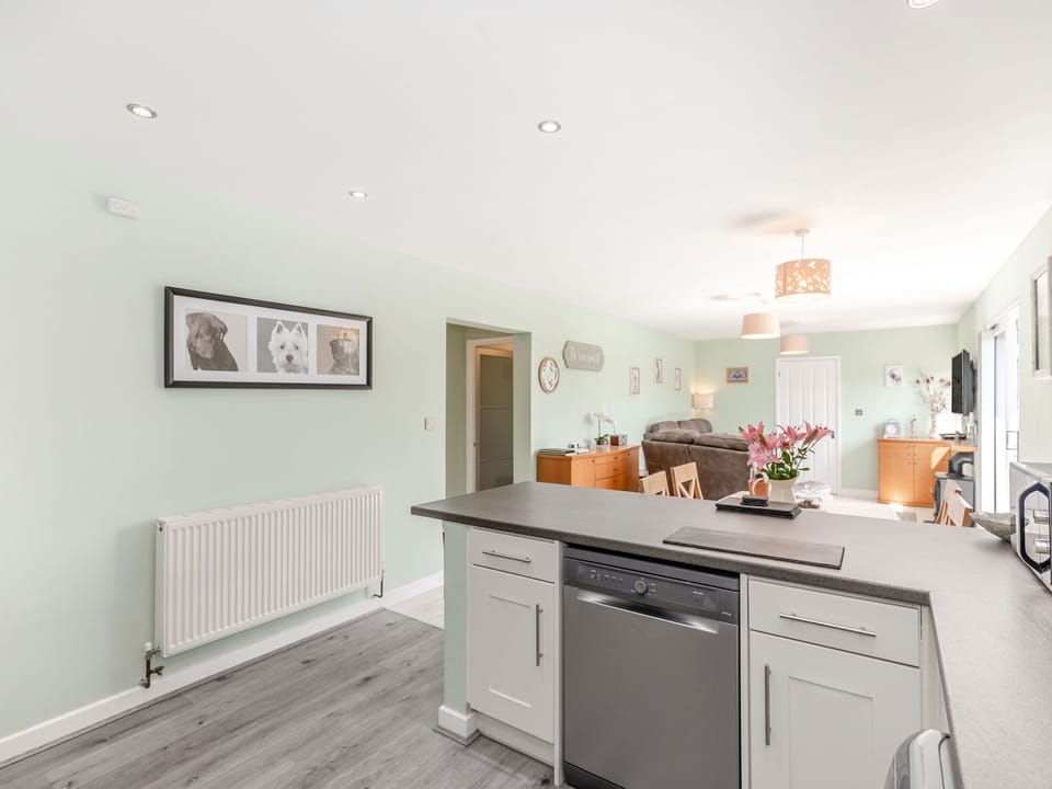 Cottage | Private kitchen | Microwave, stovetop, dishwasher, highchair