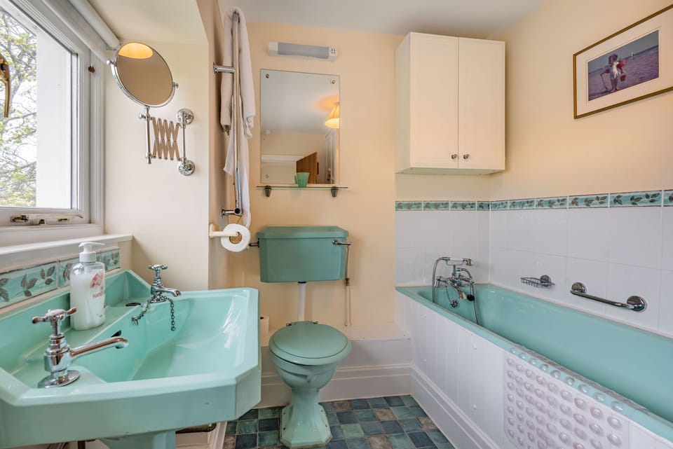 Cwm Farm Cottage in Trearddur Bay