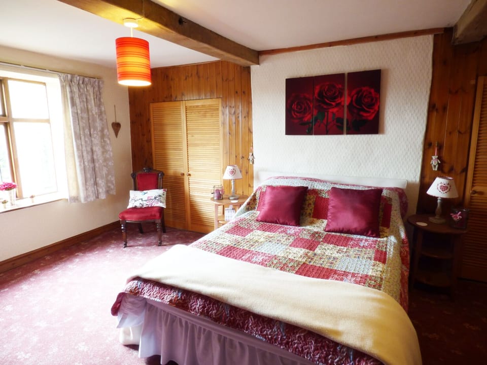 Cottage | 2 bedrooms, individually decorated, individually furnished, free WiFi