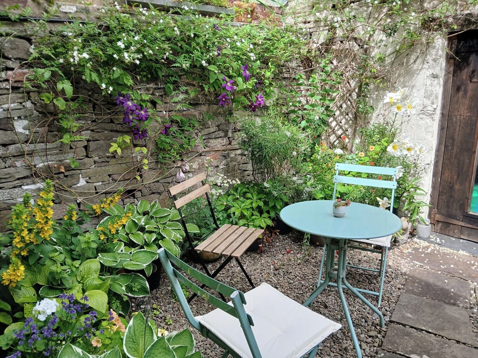 Cottage | Outdoor dining