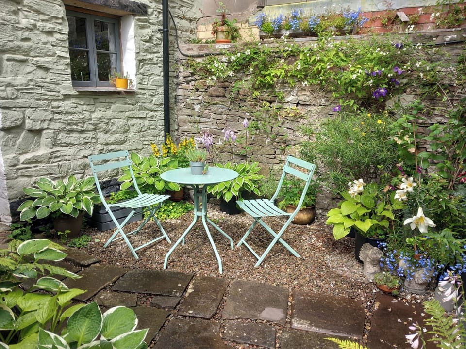 Cottage | Outdoor dining