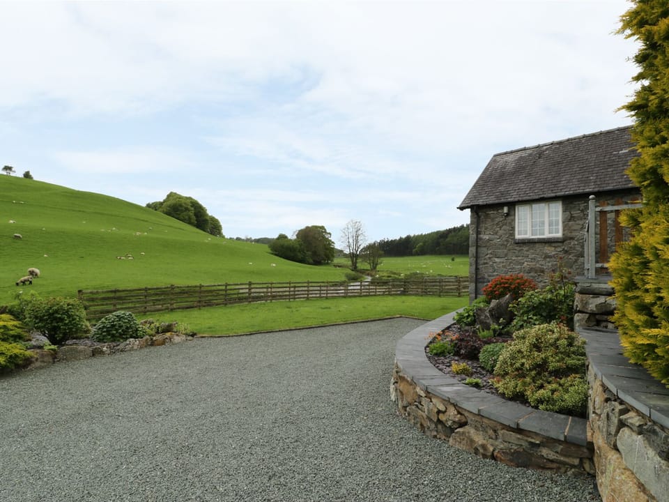 Cottage | Property grounds