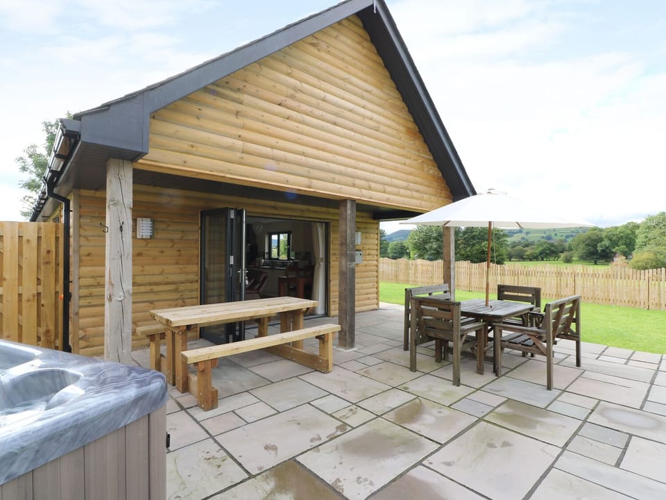 Cottage | Property grounds