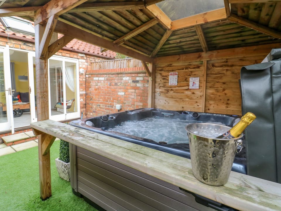 Cottage | Property grounds