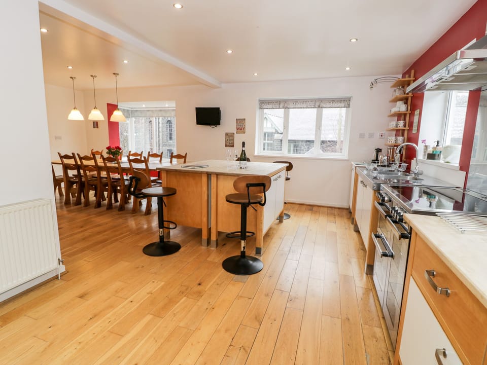Cottage | Interior