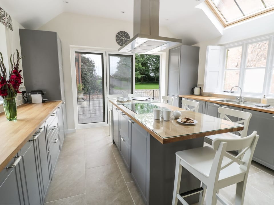 Cottage | Interior
