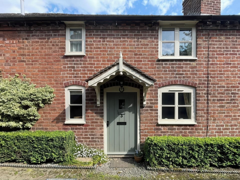 Cottage | Exterior detail