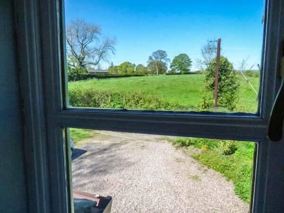 Cottage | 2 bedrooms, individually decorated, individually furnished, free WiFi