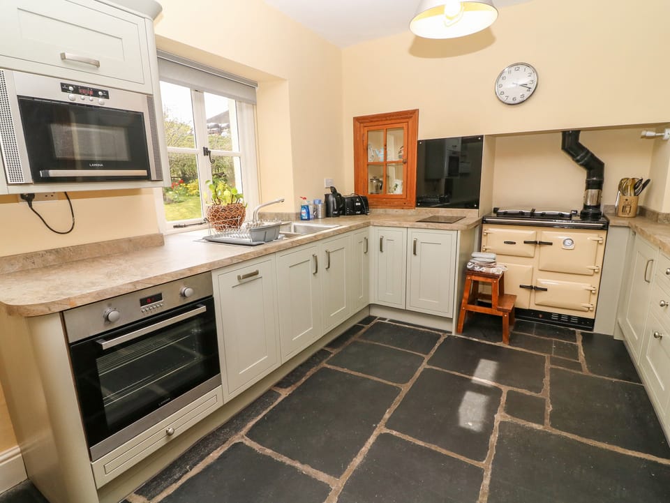 Cottage | Interior