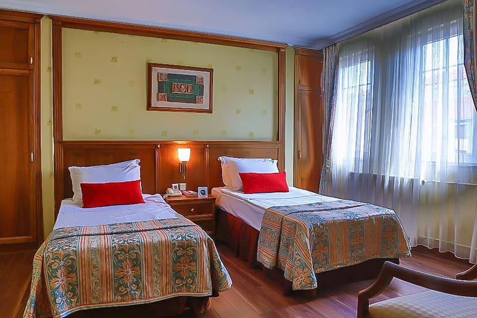1 bedroom, premium bedding, minibar, in-room safe