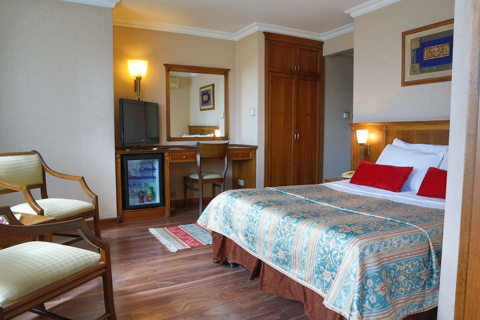 1 bedroom, premium bedding, minibar, in-room safe