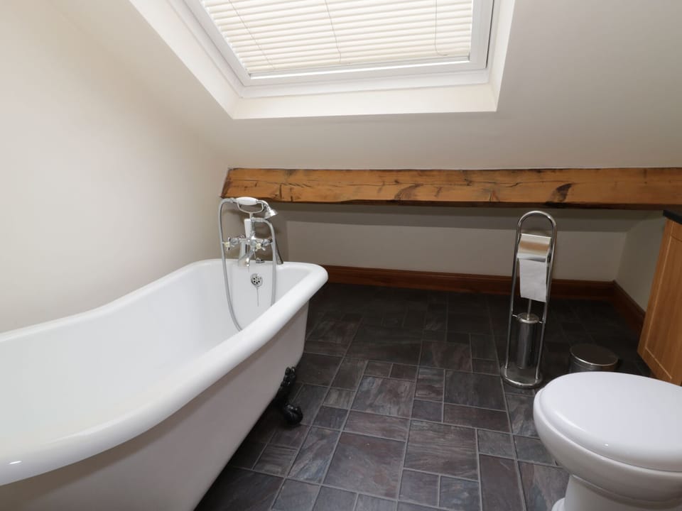 Cottage | Bathroom | Shower