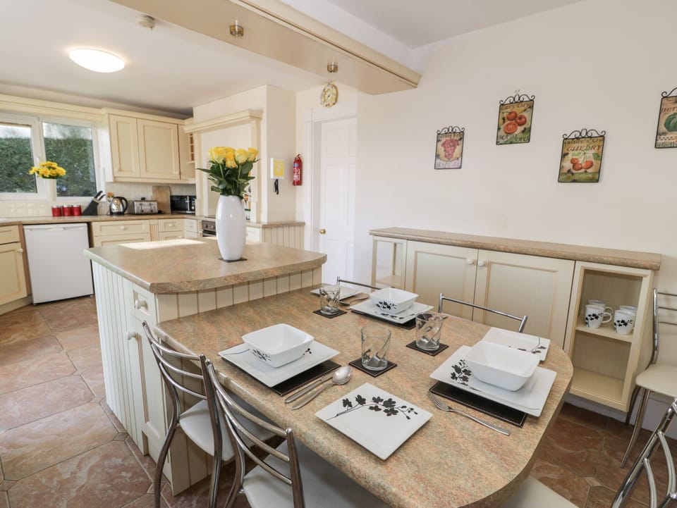 Cottage | Interior