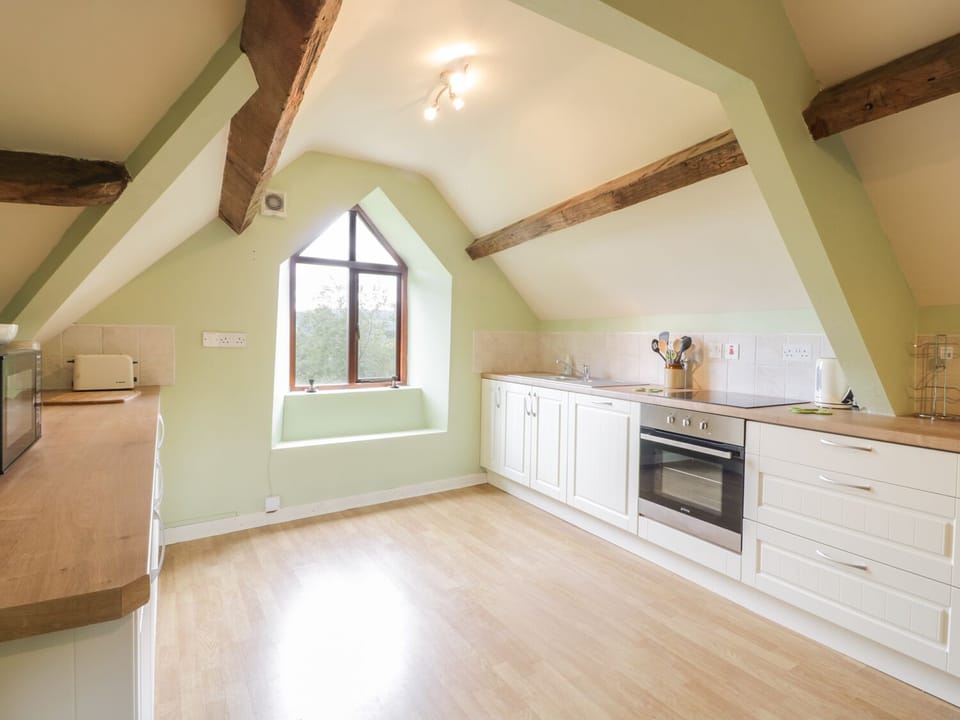 Cottage | Private kitchen | Dishwasher, highchair, cookware/dishes/utensils