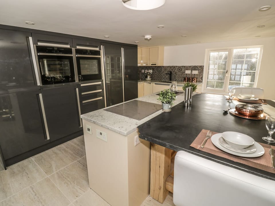 Cottage | Interior