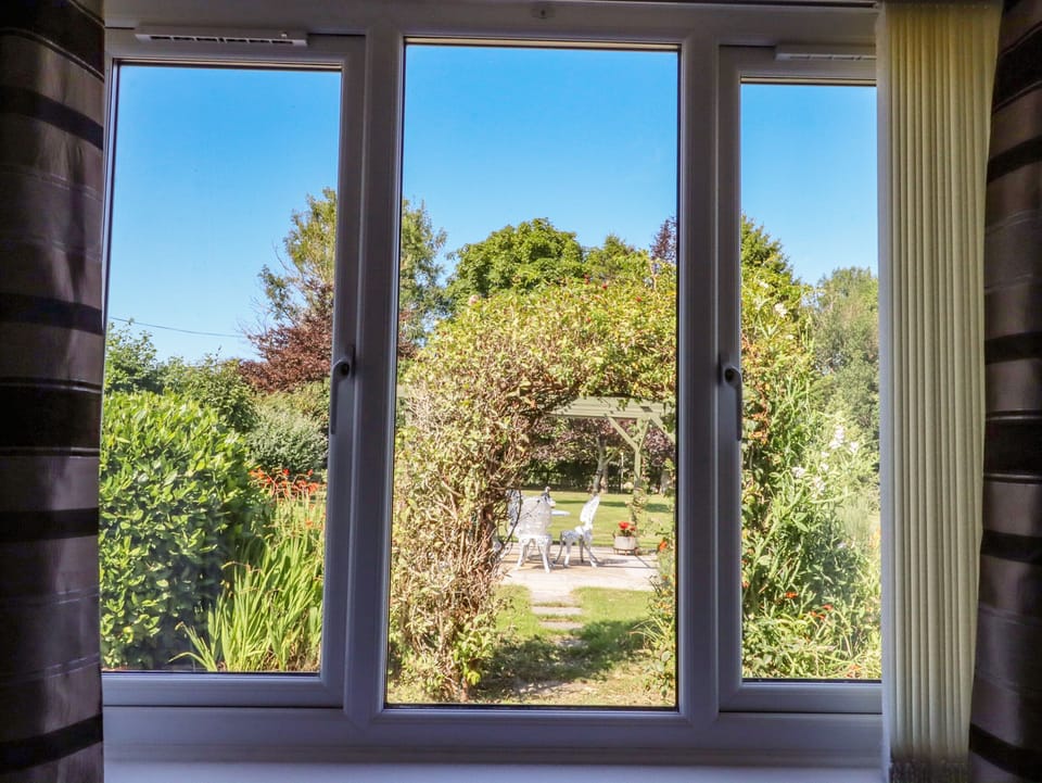 Cottage | 2 bedrooms, individually decorated, individually furnished, free WiFi