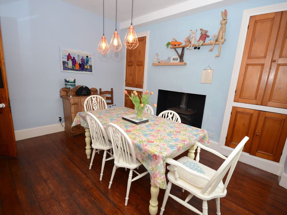 Cottage | Interior