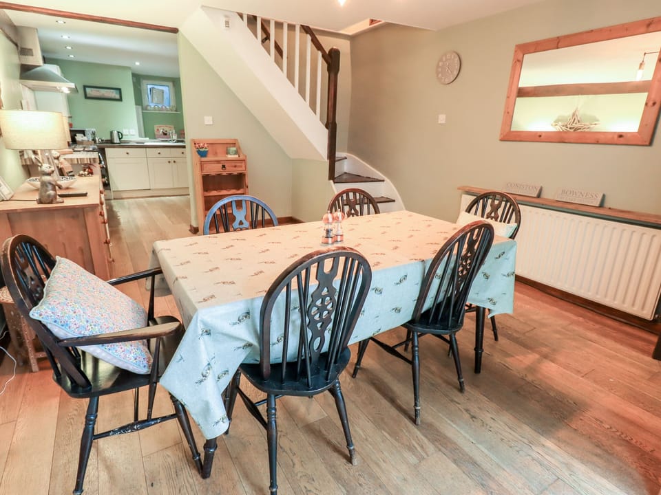 Cottage | Dining