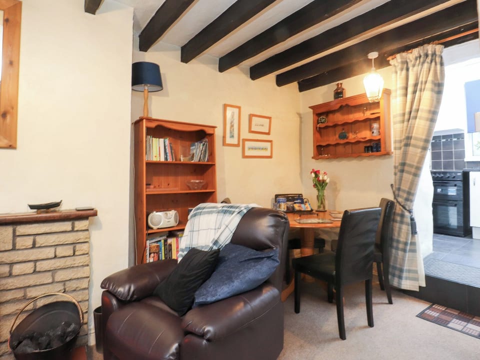 Cottage | Interior