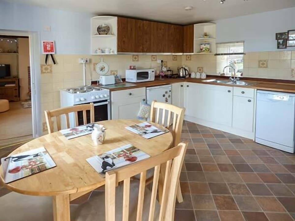 Cottage | Interior