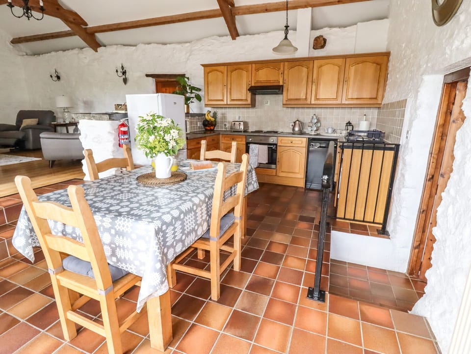 Cottage | Interior