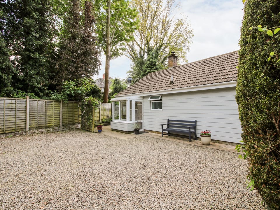 Cottage | Property grounds