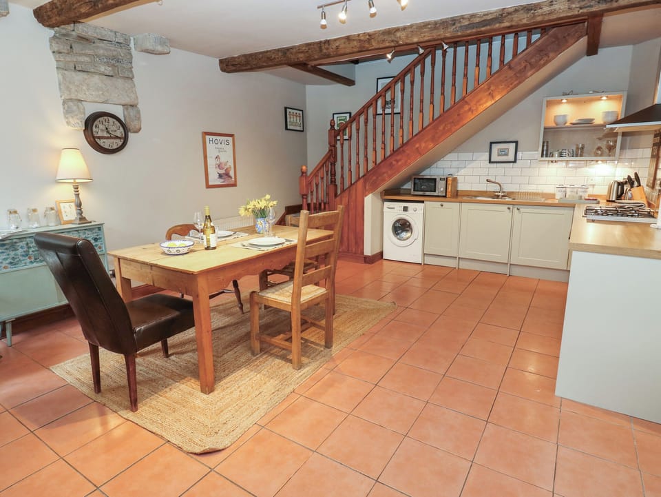 Cottage | Dining