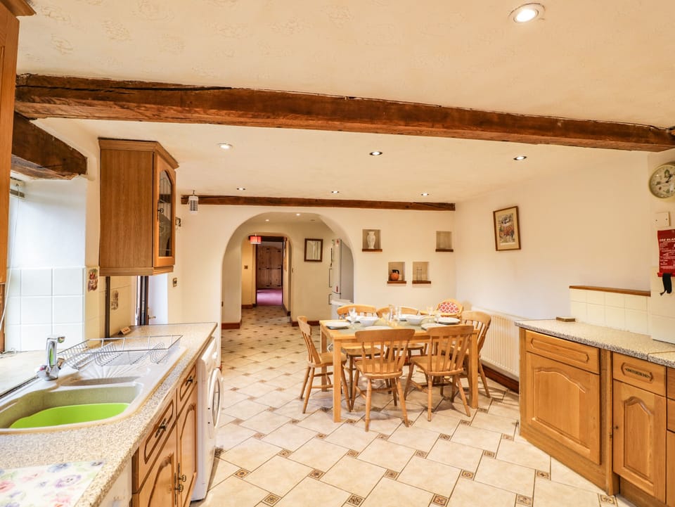 Cottage | Interior