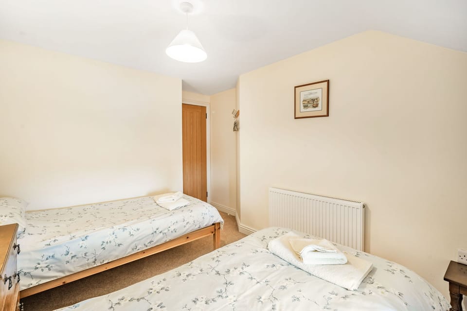 Cottage | 3 bedrooms, individually decorated, individually furnished, free WiFi