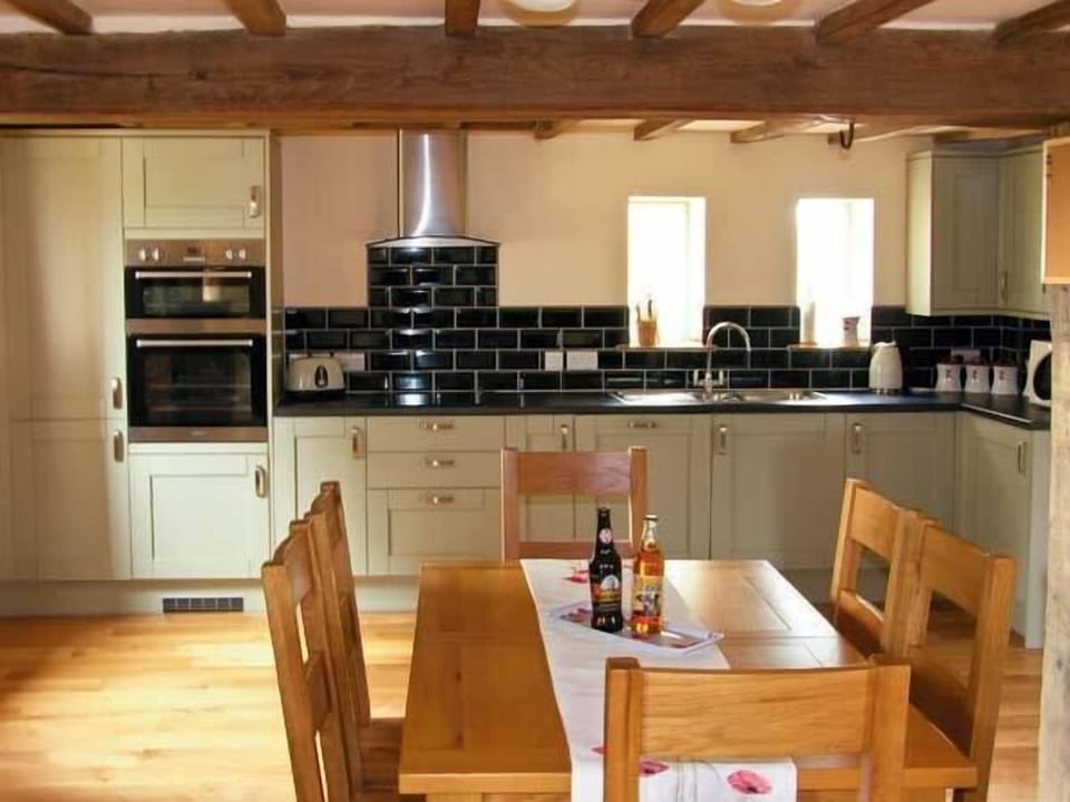 Cottage | Interior