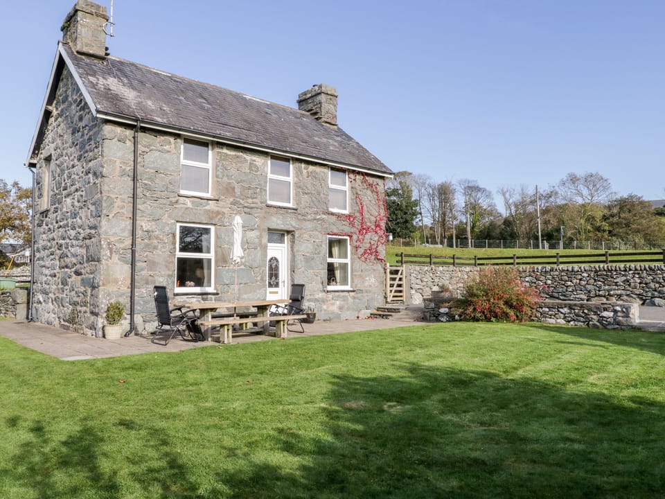 Cottage | Interior