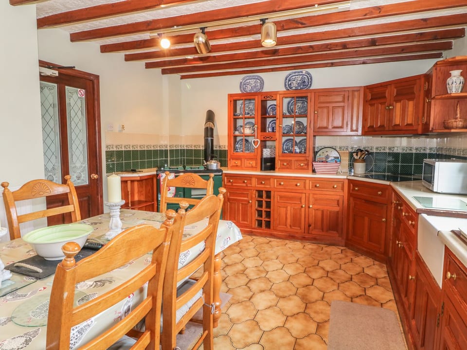 Cottage | Interior