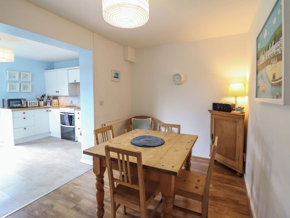 Cottage | Dining
